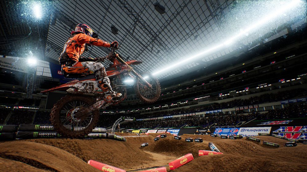 Porážejte své přátele v multiplayeru Monster Energy Supercross - multiplayer
