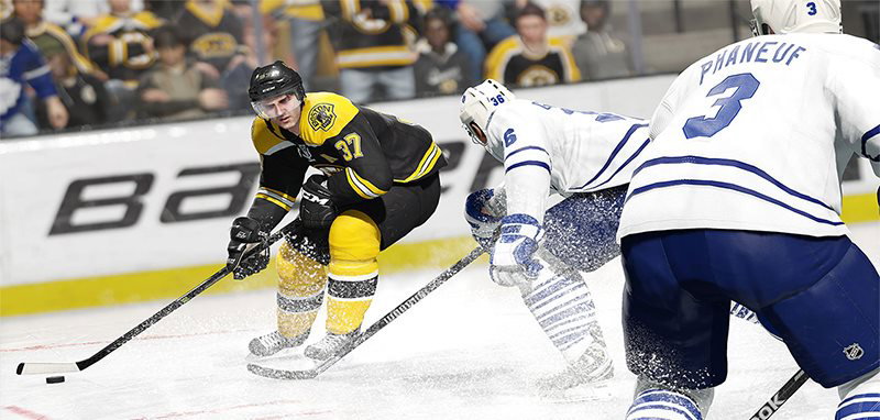 V NHL 16 Legacy hokej ožívá a nabírá na energii díky jedinečné atmosféře jednotlivých hal, realisticky zpracovaným hráčům a komentáři reflektujícímu aktuální dění